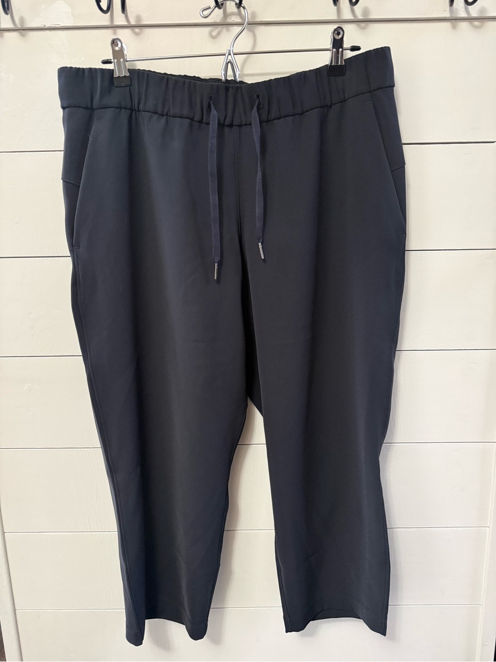 Lululemon Womens On the Fly Crop Pants Woven 23" Size 12 Black Athletic Stretch